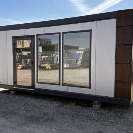 PAVILLON COMMERCIAL CONTENEUR, BUREAUX, ESPACE OUVERT 18,00 m²